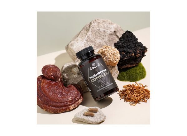 Mushroom Complex 60 kapsułek SOLVE LABS - Kapsułki Mushroom Complex Solve Labs – 60 kapsułek z 4 grzybami: Lion's Mane, Reishi, Cordyceps, Chaga