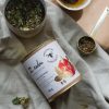 Herbata ziołowa - Z sadu: produkt konopny ubucha.pl Herbata Z sadu: sypka mieszanka ziołowa, ujęcie z bliska