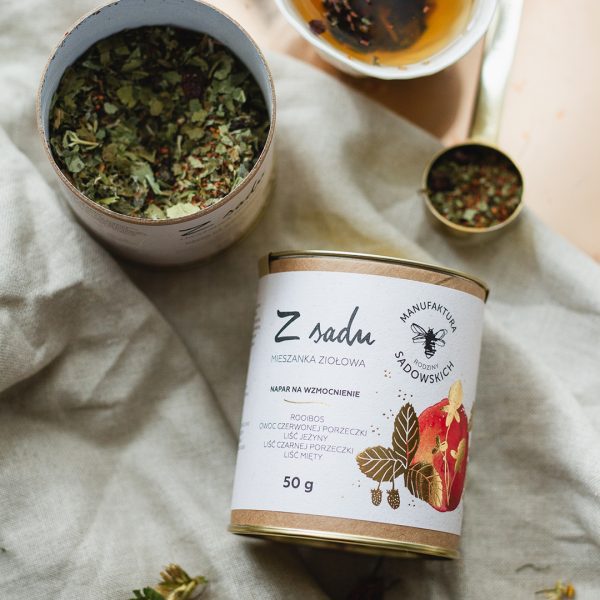 Herbata ziołowa - Z sadu: produkt konopny ubucha.pl Susz ziołowy Z sadu: mięta, dzika róża i naturalne zioła