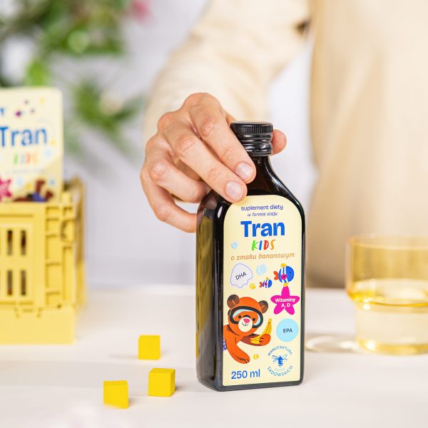 Tran Kids: produkt konopny ubucha.pl Tran Kids: ujęcie etykiety z omega-3 i witaminami A, D, E