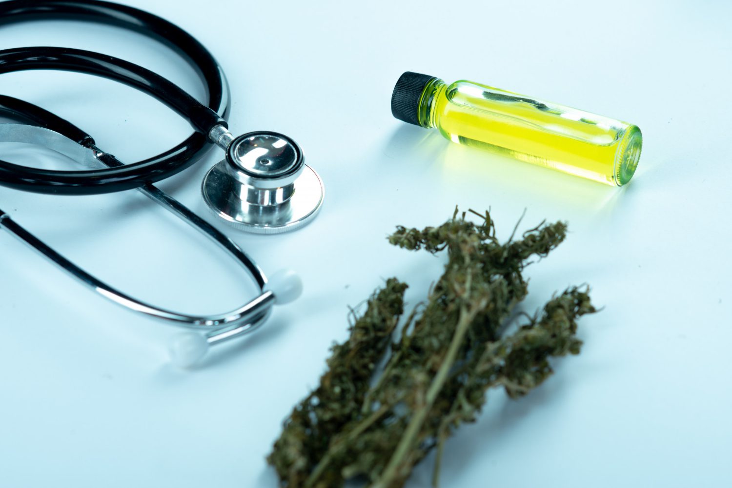 Cannabis und Opioide in der Schmerzbehandlung: Vergleich von Wirksamkeit und Sicherheit 2026 Cannabis und Opioide in der Schmerzbehandlung: Vergleich von Wirksamkeit und Sicherheit 2026 - Medizinisches Marihuana