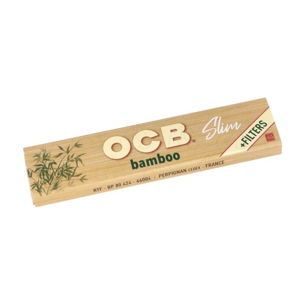 3057067625018_01_biale_tlo Zamknięta paczka bibułek OCB Bamboo Slim z filtrami, widoczny motyw liści bambusa