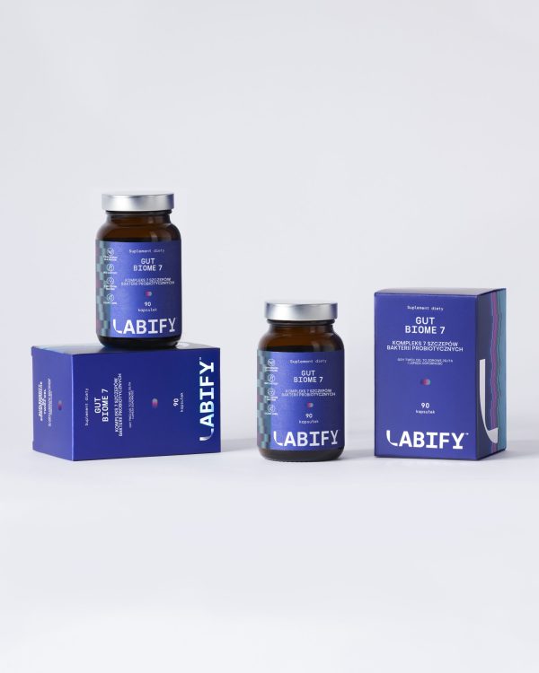 LABIFY GutBiome7 - zdjęcie 2 LABIFY GutBiome7 - aranżacja z butelkami i pudełkami ustawionymi na kilku poziomach