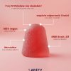 LABIFY Żelki D3 - zdjęcie 6 LABIFY Żelki D3 - grafika producenta z opisami wokół czerwonej żelki, różowe tło