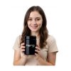 Szklany pojemnik bezzapachowy z higrometrem 250ml HERO PRO: osoba trzymajaca zamkniety sloik w dloniach Szklany pojemnik bezzapachowy z higrometrem 250ml HERO PRO: osoba trzymajaca zamkniety sloik w dloniach