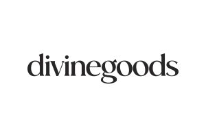 divinegoods: grafitowy szeryfowy napis divinegoods małymi literami divinegoods: grafitowy szeryfowy napis divinegoods małymi literami