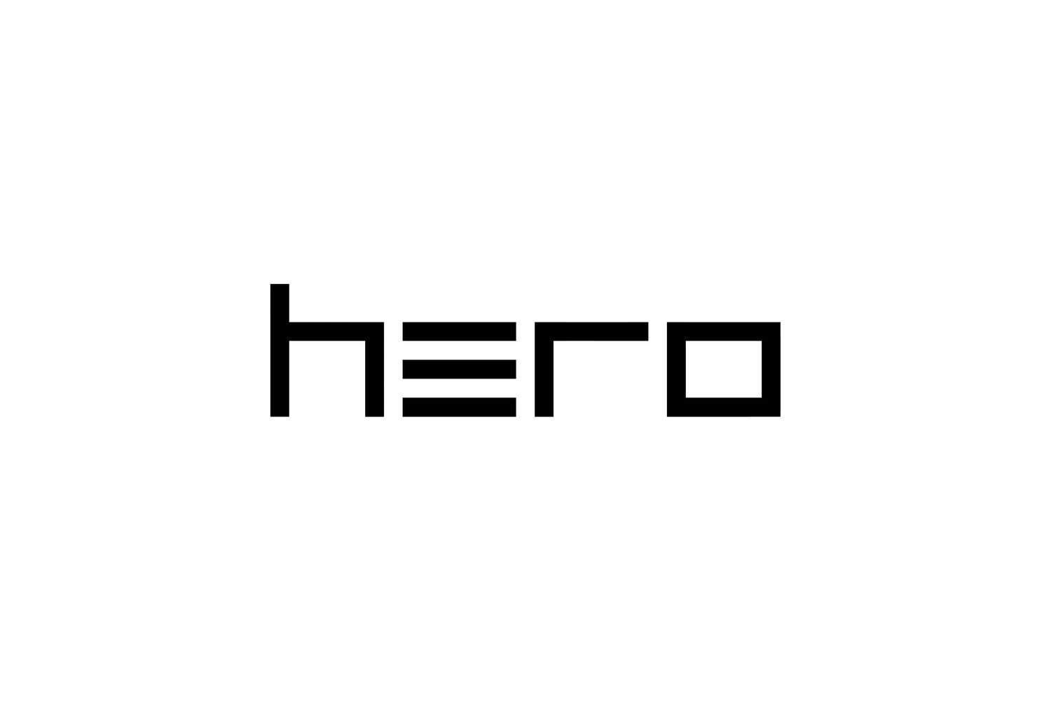 HERO: czarny geometryczny napis hero na białym tle