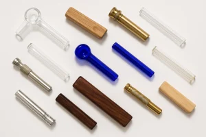 Pfeifen und Blunts: Arten, Materialien und wie man auswählt (FAQ)